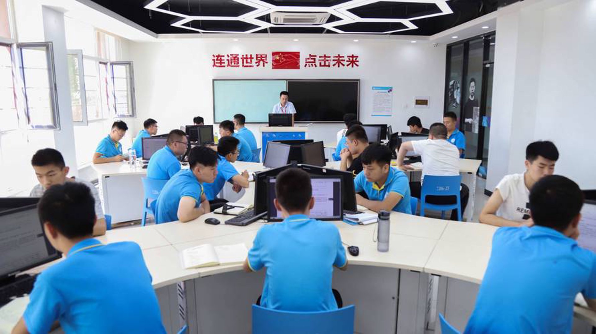 构建您的品牌门户：官方网站制作的现状与发展